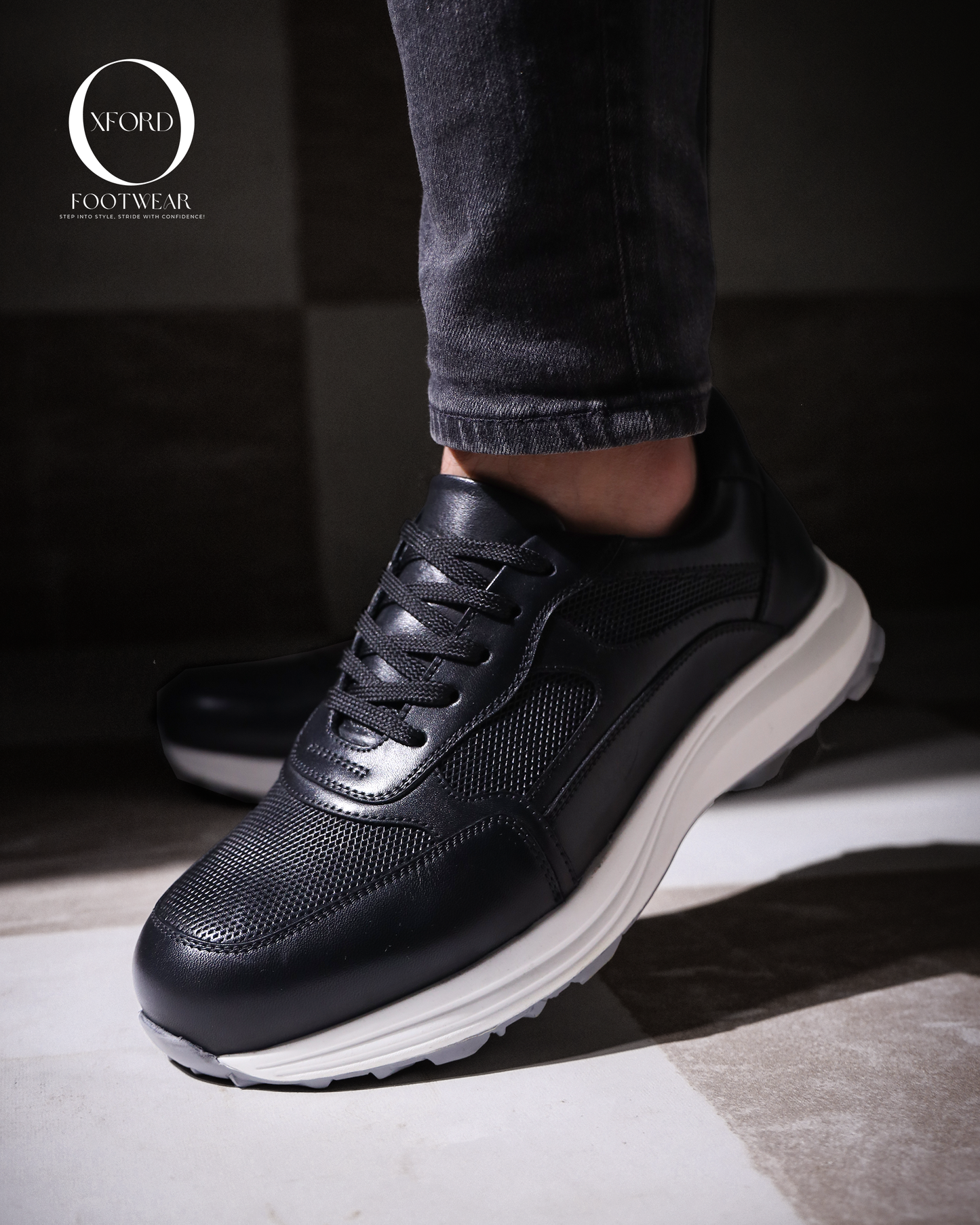 Elva Sneaker Black Poked