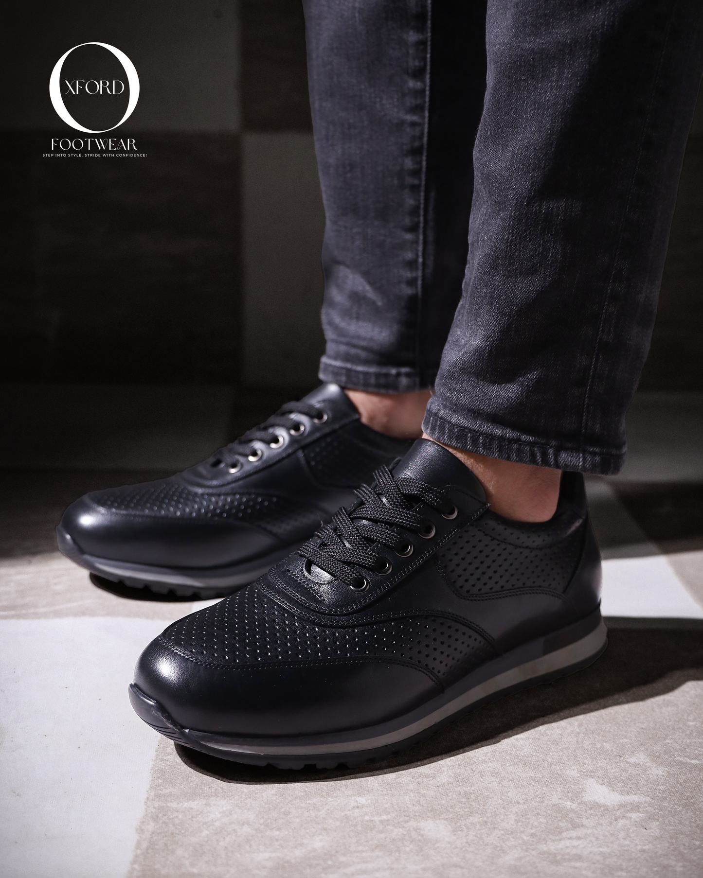 Bado Sneaker Black poked