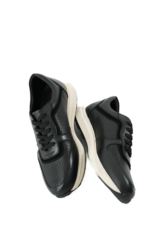 Pulse Runner Sneakers Black