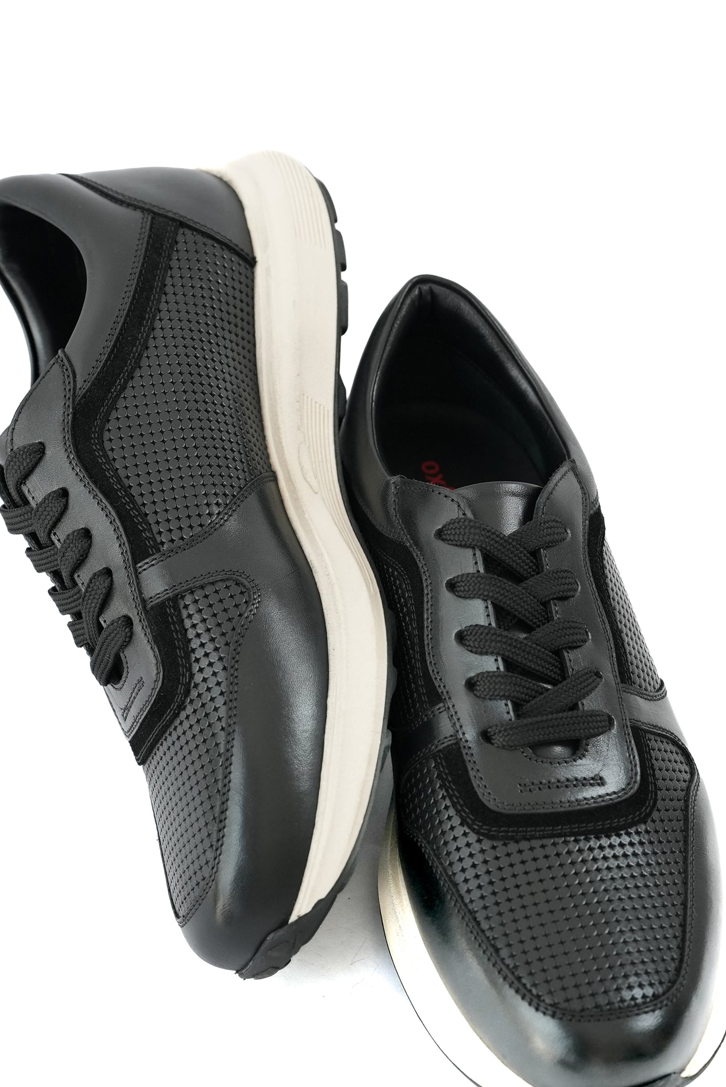 Pulse Runner Sneakers Black