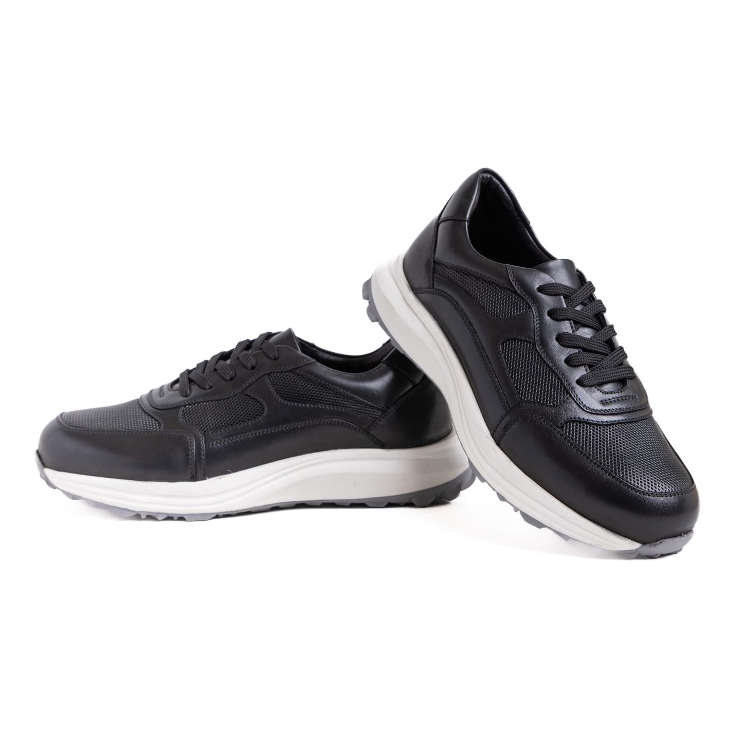 Elva Sneaker Black Poked